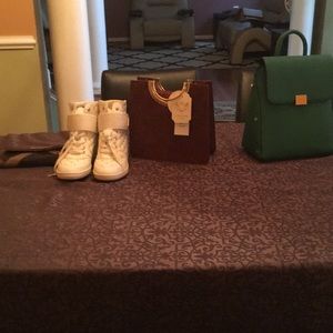 Bundle Shoes purse handbag need gone ASAP